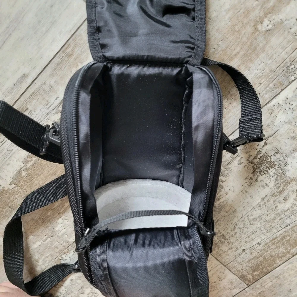 Nikon CL-M2 Semi-Soft Ballistic Nylon Lens Case
